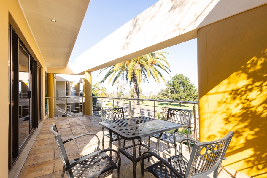 4 Bedroom Property for Sale in Kenridge Heights Western Cape